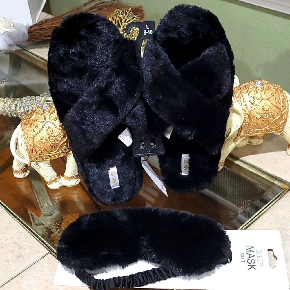 NWT! MIXIT WOMEN'S PLUSH "SLIP-ON" BUNDLE in Black